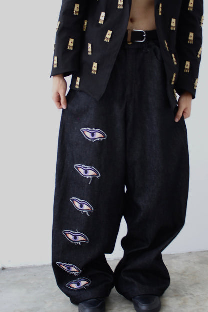 Descending eyes baggy denims