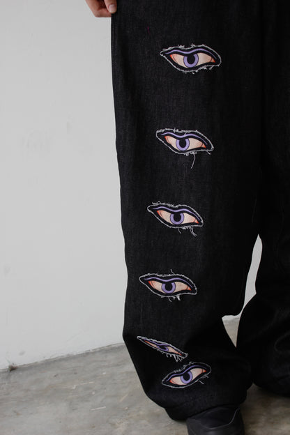 Descending eyes baggy denims